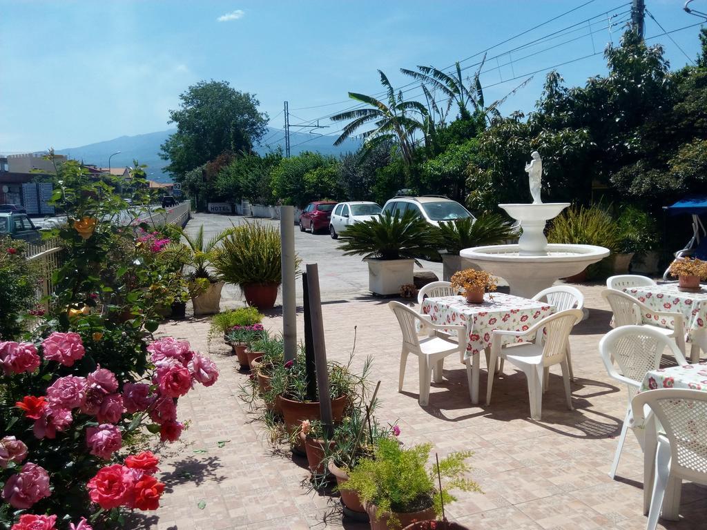 Hotel Eliseo Giardini Naxos Dış mekan fotoğraf